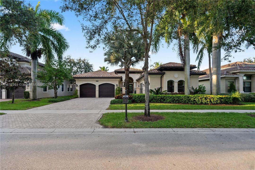 For Sale: $1,869,000 (3 beds, 3 baths, 3352 Square Feet)