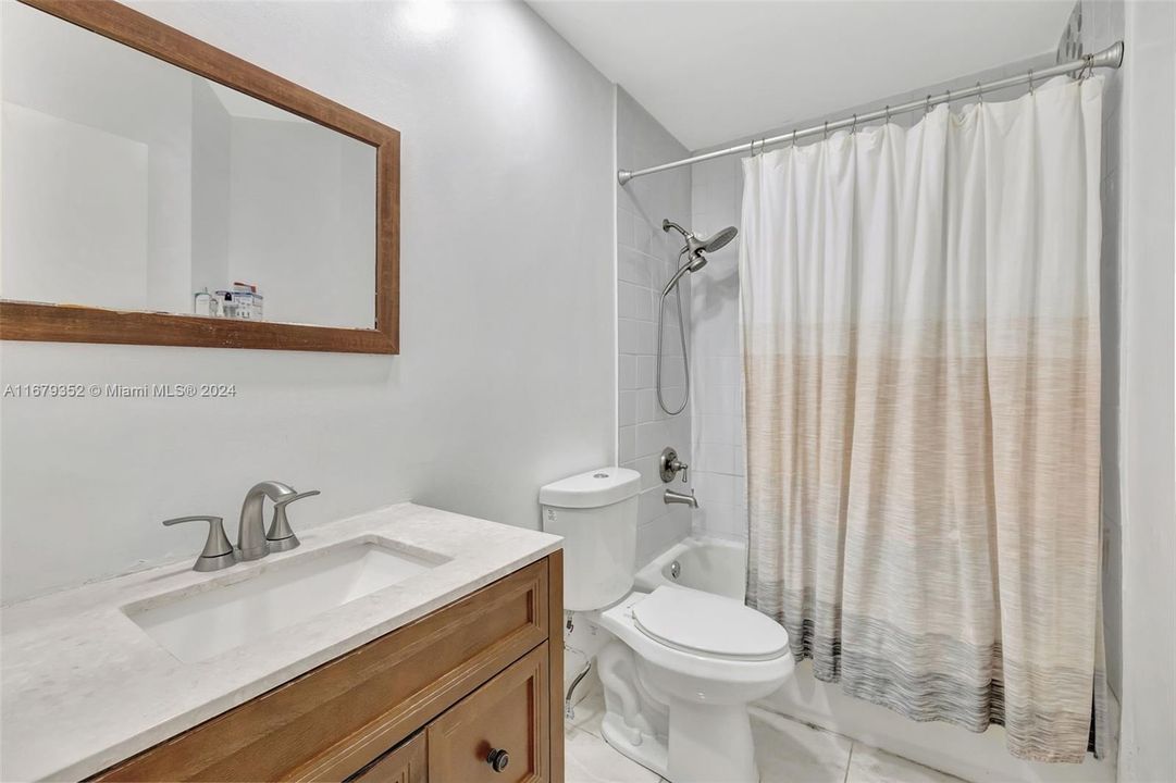 For Sale: $350,000 (3 beds, 2 baths, 1360 Square Feet)