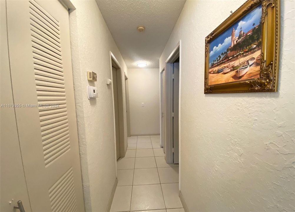 For Sale: $330,000 (2 beds, 2 baths, 1148 Square Feet)