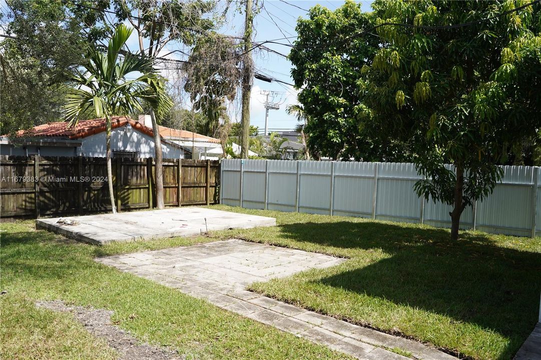 En Venta: $1,025,000 (3 camas, 3 baños, 1181 Pies cuadrados)