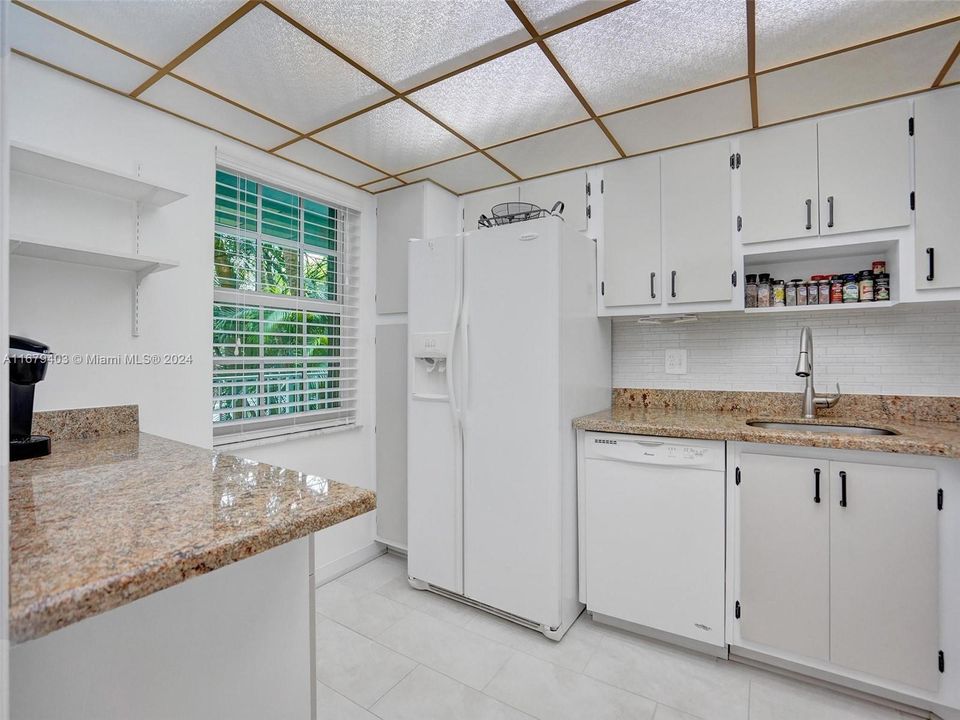 For Sale: $315,000 (3 beds, 2 baths, 1390 Square Feet)