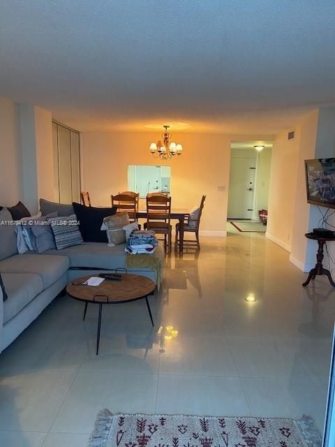 En Venta: $334,990 (2 camas, 1 baños, 1110 Pies cuadrados)