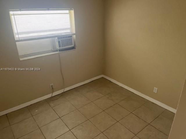 Active With Contract: $1,600 (2 beds, 1 baths, 0 Square Feet)