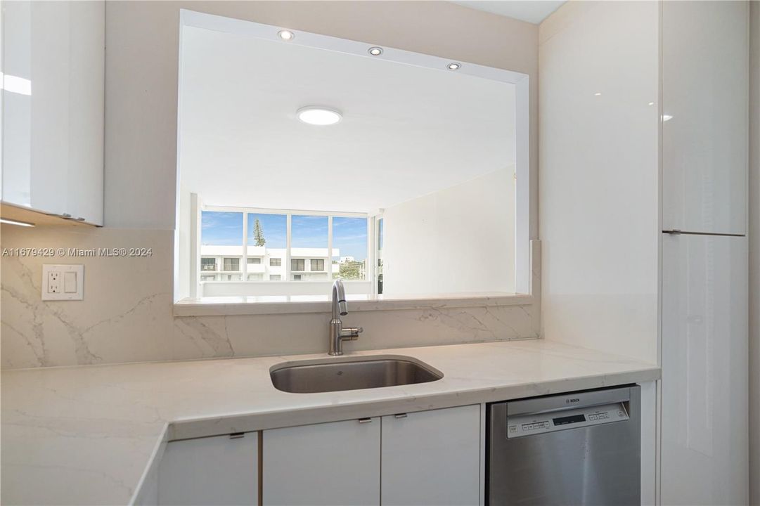 For Sale: $429,000 (2 beds, 2 baths, 1115 Square Feet)