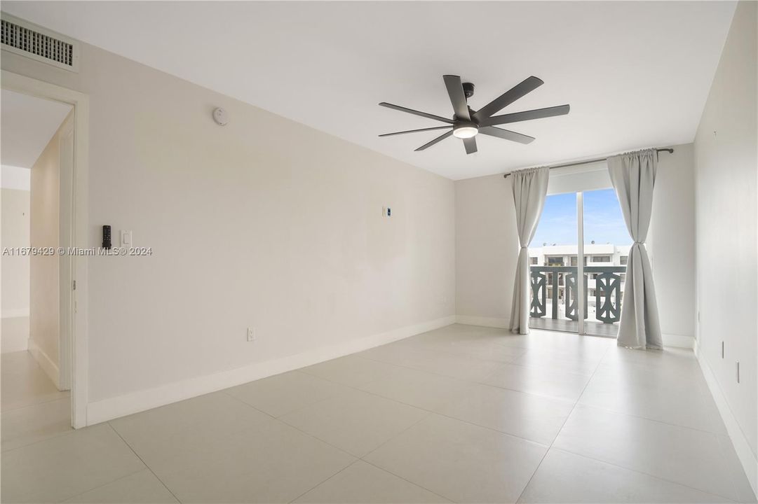 For Sale: $429,000 (2 beds, 2 baths, 1115 Square Feet)