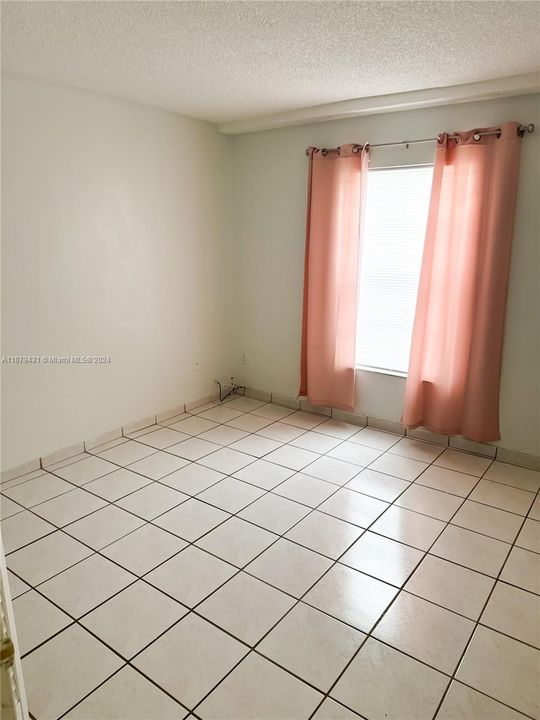 For Rent: $2,300 (2 beds, 2 baths, 1095 Square Feet)