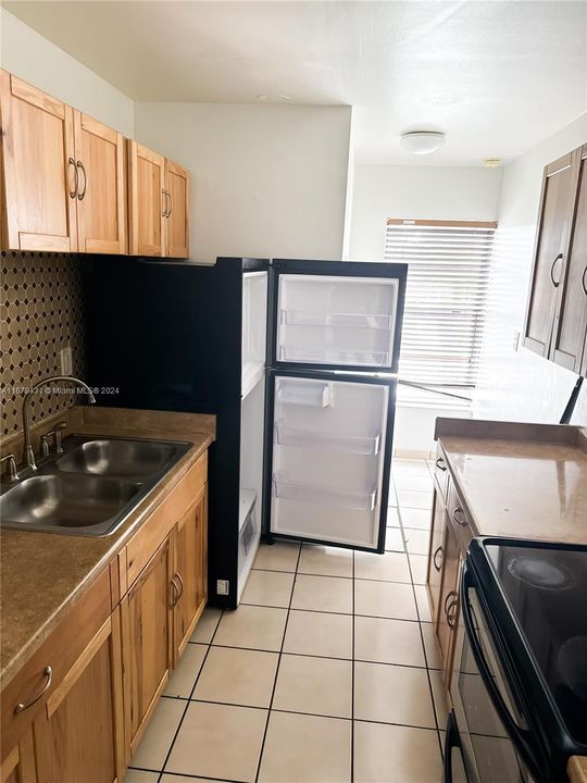 For Rent: $2,300 (2 beds, 2 baths, 1095 Square Feet)