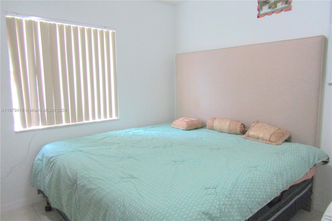 For Rent: $2,500 (3 beds, 2 baths, 1065 Square Feet)