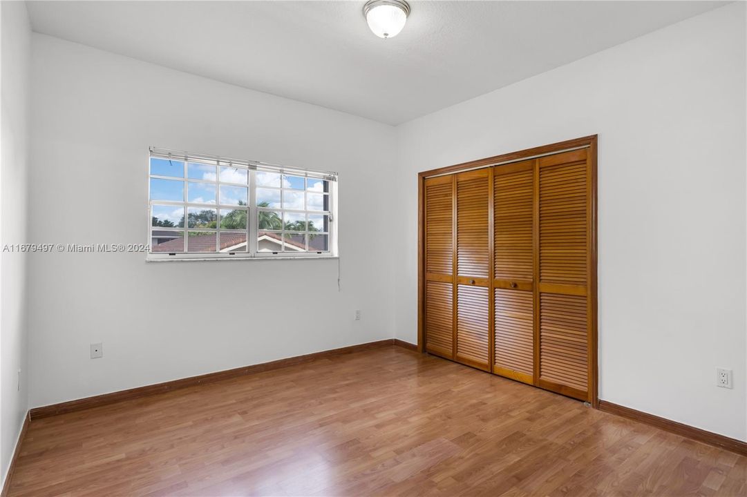 En Venta: $925,000 (5 camas, 3 baños, 2924 Pies cuadrados)