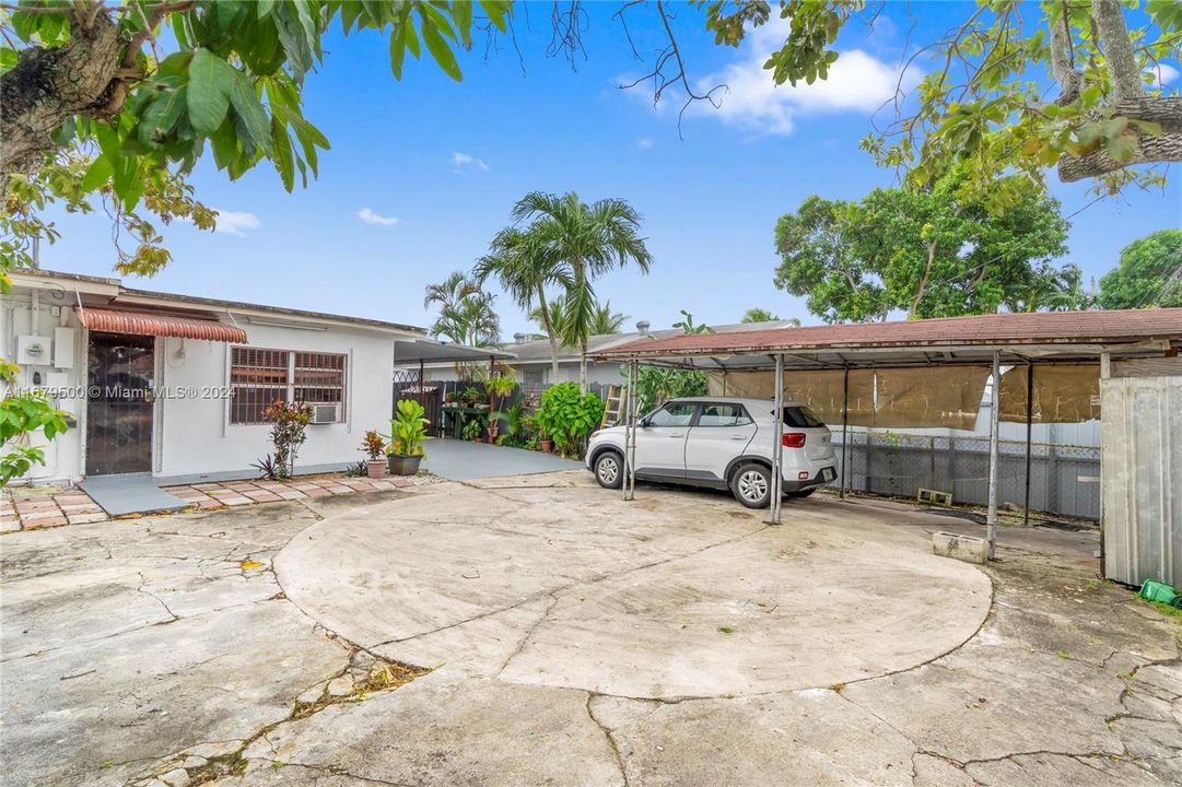 En Venta: $549,900 (5 camas, 2 baños, 2262 Pies cuadrados)