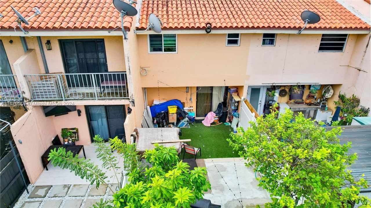 En Venta: $418,000 (3 camas, 2 baños, 1173 Pies cuadrados)