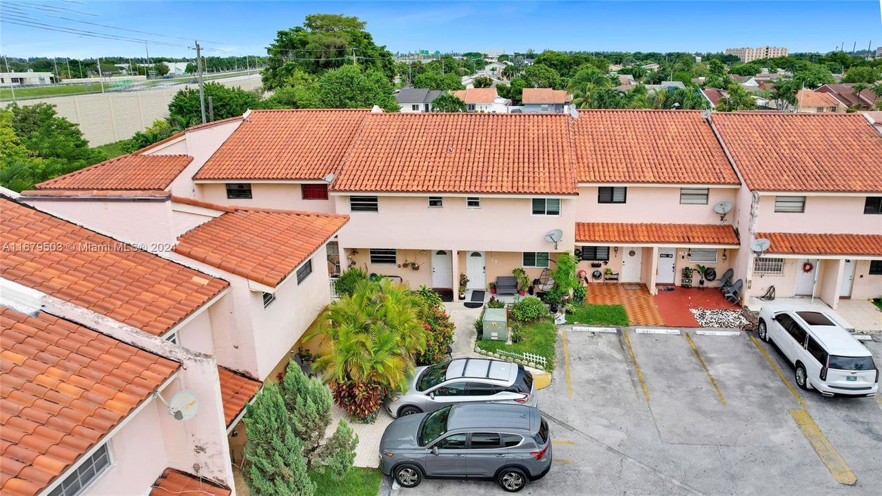 En Venta: $418,000 (3 camas, 2 baños, 1173 Pies cuadrados)