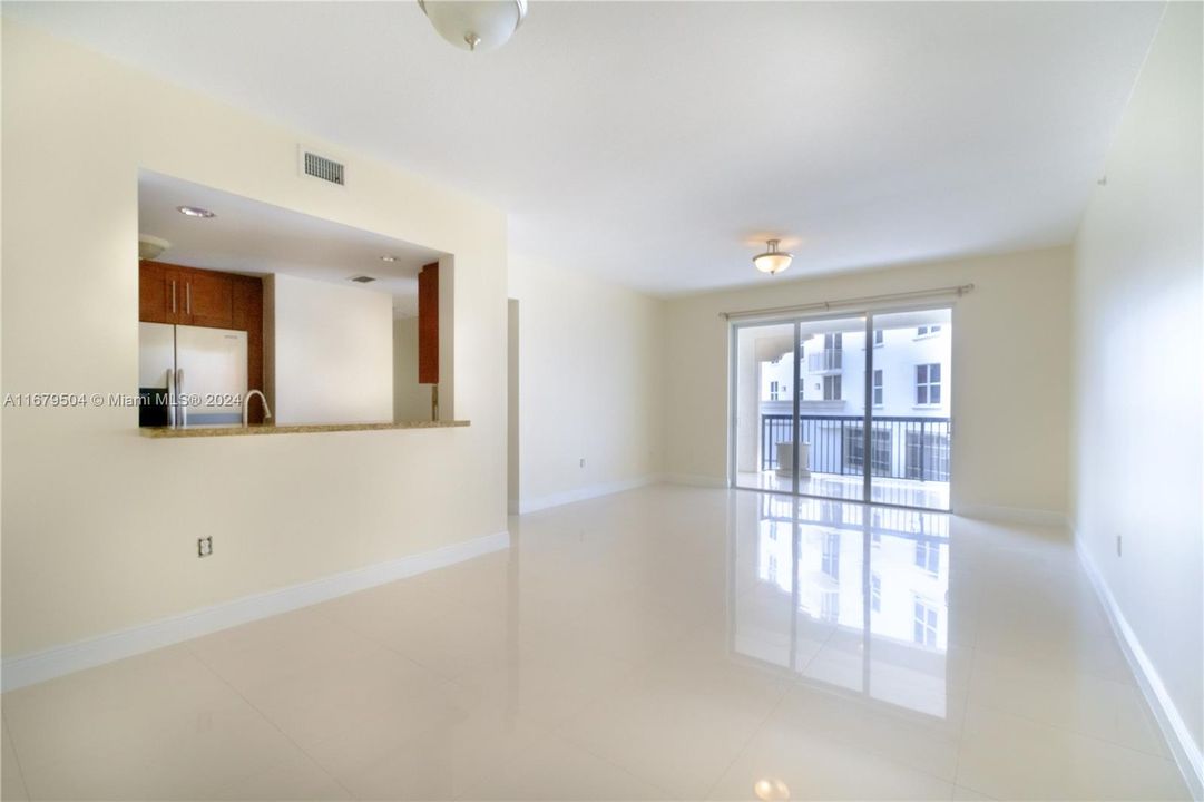 For Sale: $725,000 (2 beds, 2 baths, 1157 Square Feet)