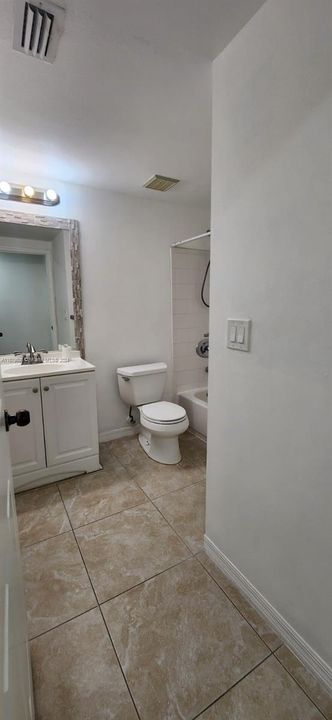 For Rent: $1,750 (1 beds, 1 baths, 784 Square Feet)