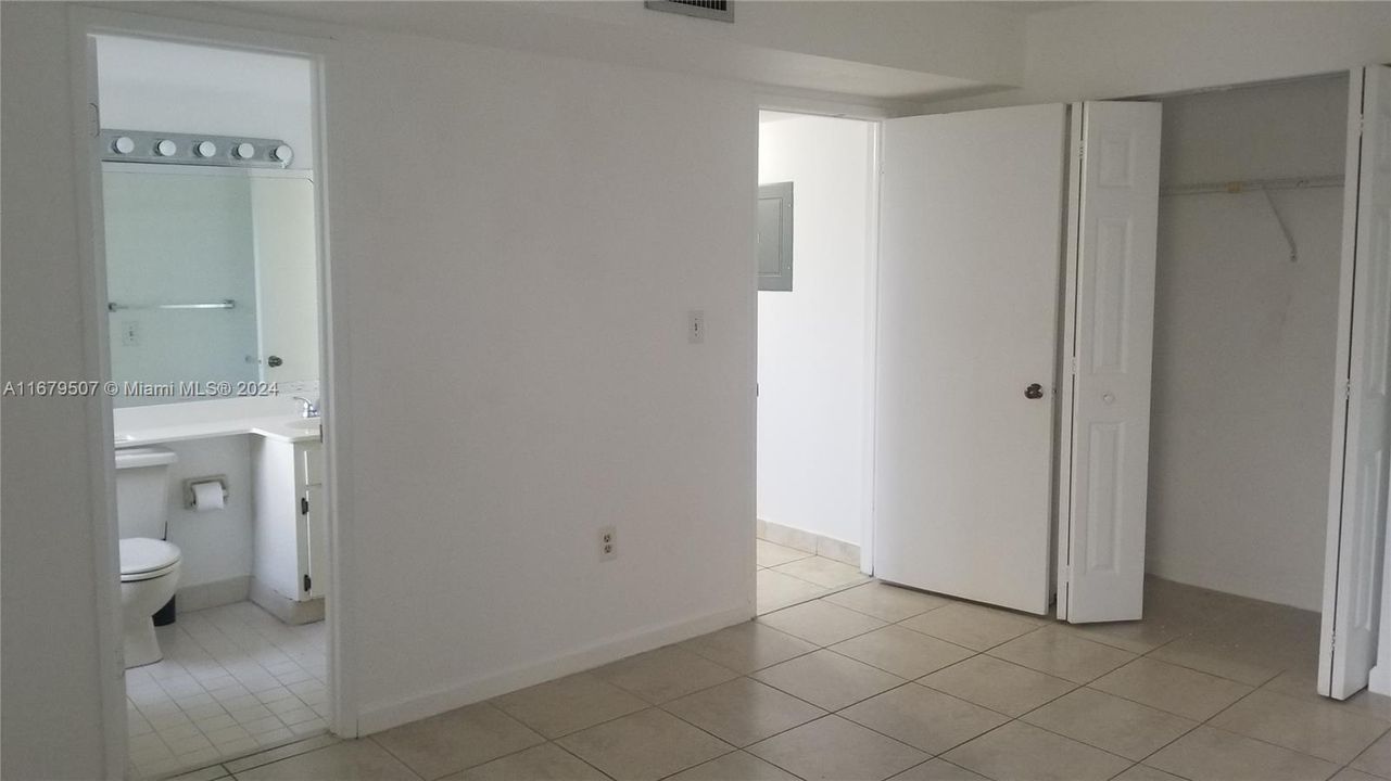 En Venta: $334,000 (2 camas, 2 baños, 1040 Pies cuadrados)