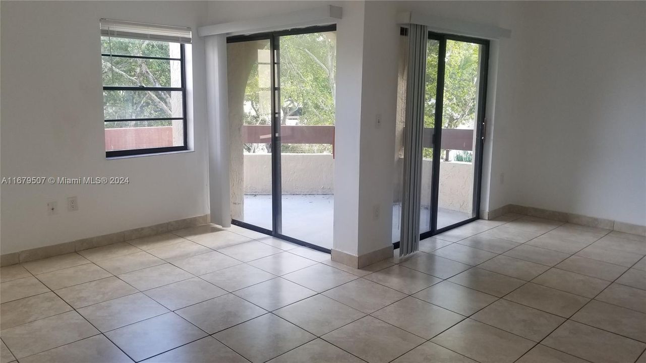 En Venta: $334,000 (2 camas, 2 baños, 1040 Pies cuadrados)