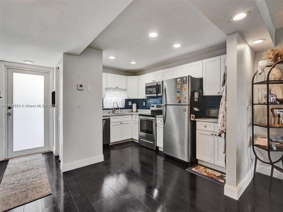 Foyer entrance/kitchen