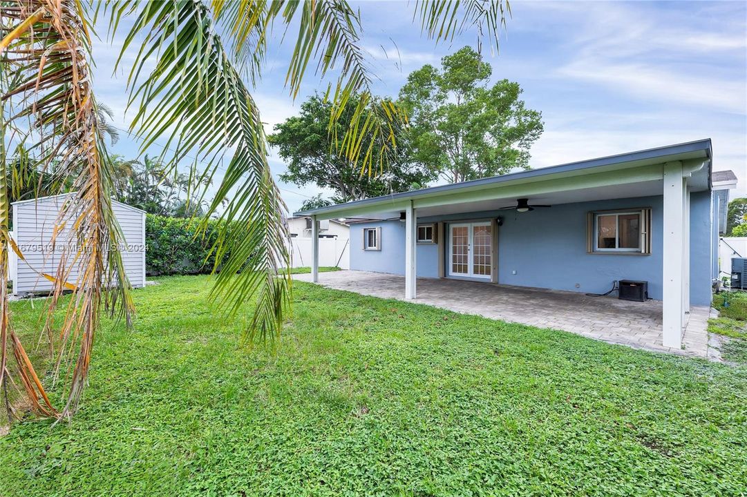 For Sale: $525,000 (3 beds, 2 baths, 1292 Square Feet)