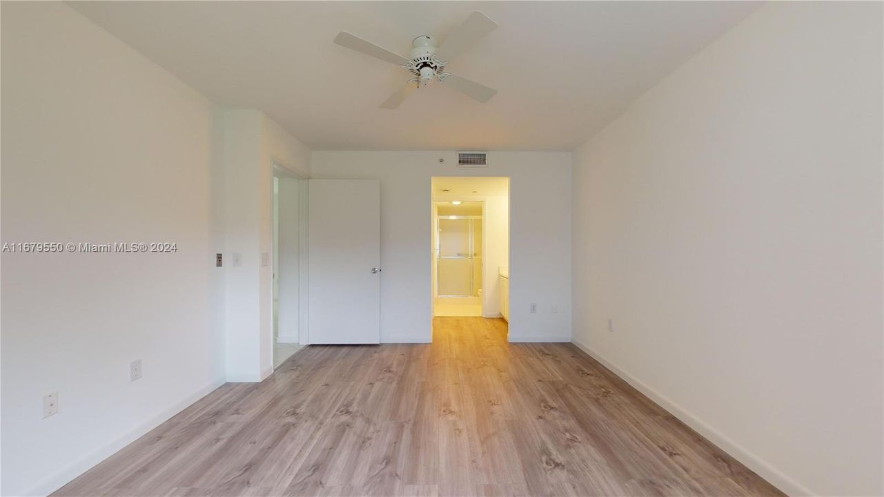 For Sale: $240,000 (2 beds, 2 baths, 1137 Square Feet)