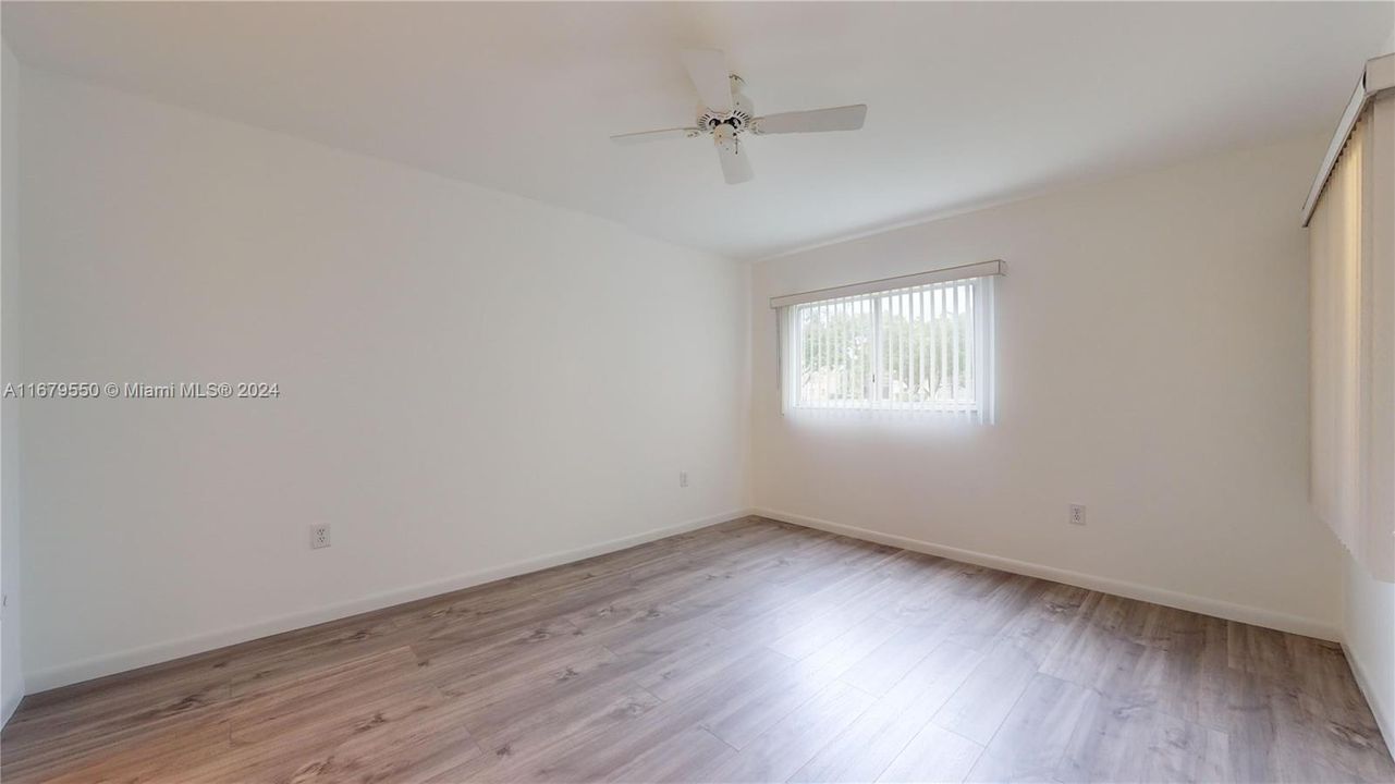 For Sale: $240,000 (2 beds, 2 baths, 1137 Square Feet)