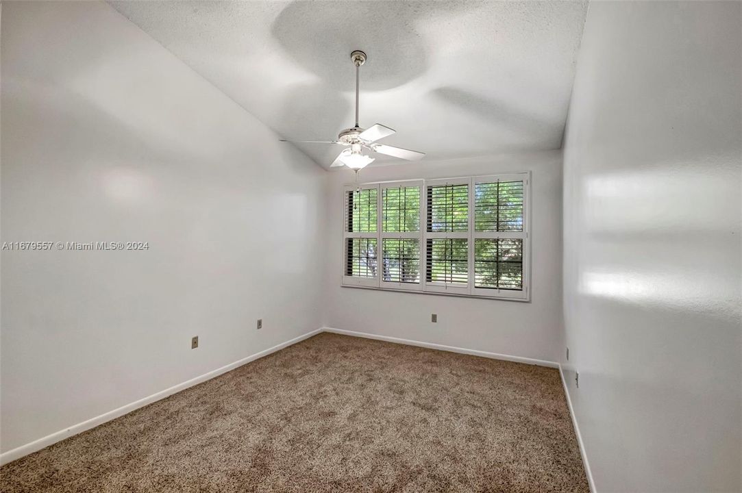 For Sale: $389,500 (2 beds, 2 baths, 1187 Square Feet)