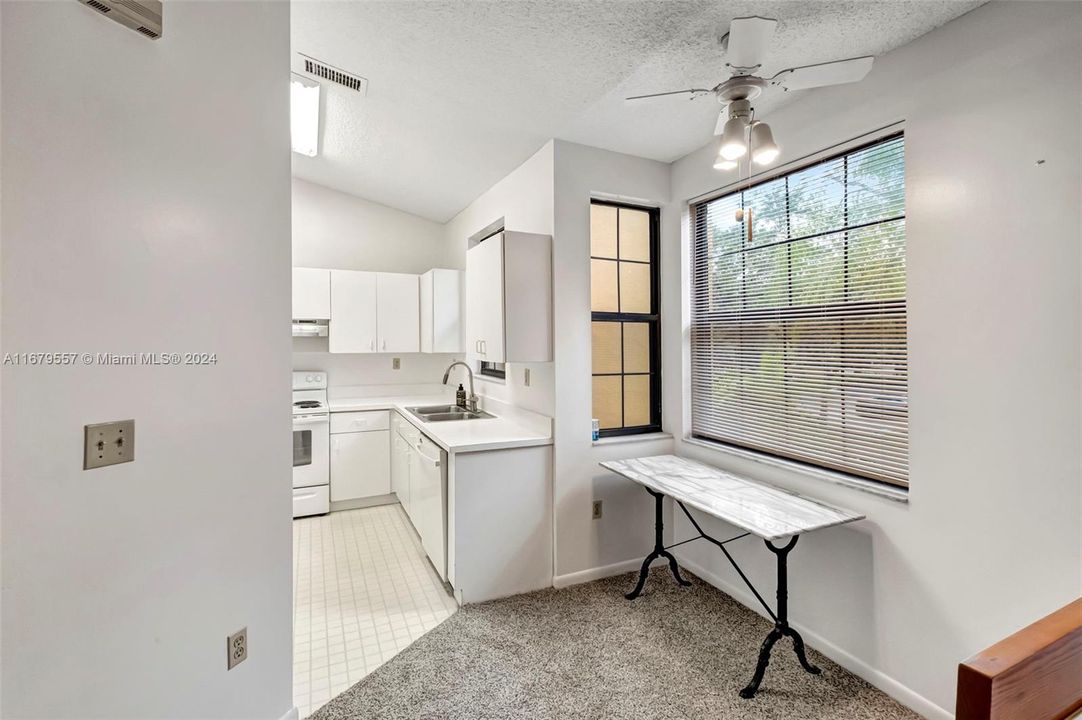 For Sale: $389,500 (2 beds, 2 baths, 1187 Square Feet)