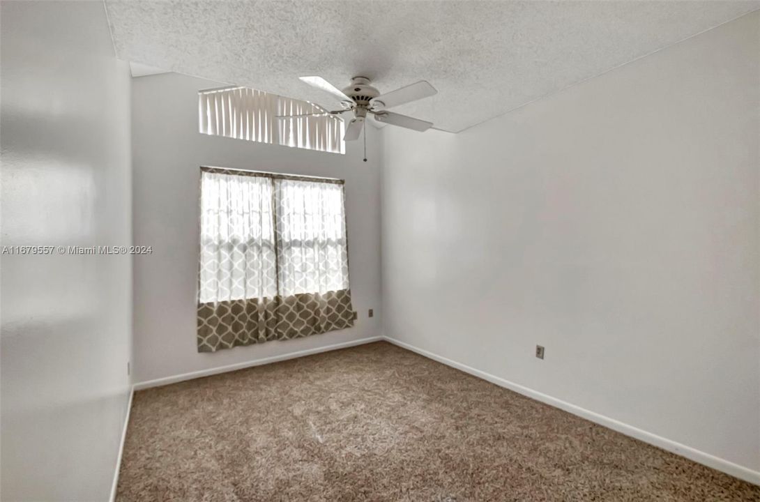 For Sale: $389,500 (2 beds, 2 baths, 1187 Square Feet)