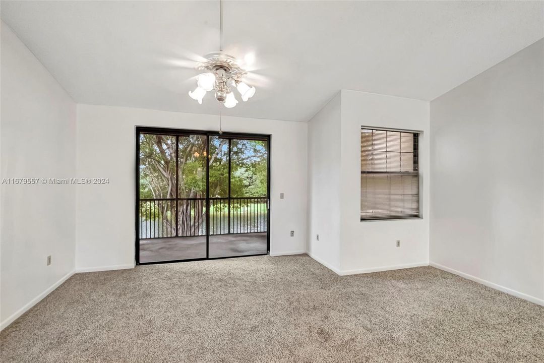 For Sale: $389,500 (2 beds, 2 baths, 1187 Square Feet)