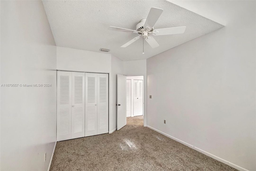 For Sale: $389,500 (2 beds, 2 baths, 1187 Square Feet)