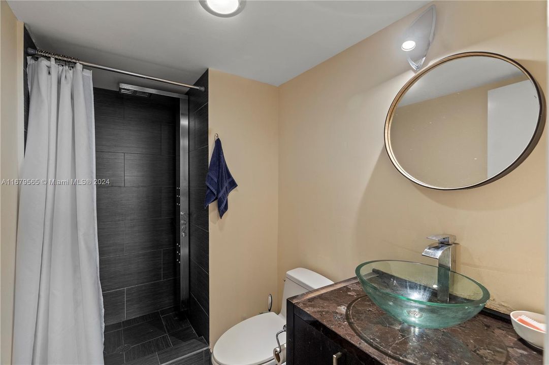 For Sale: $329,800 (2 beds, 2 baths, 1152 Square Feet)