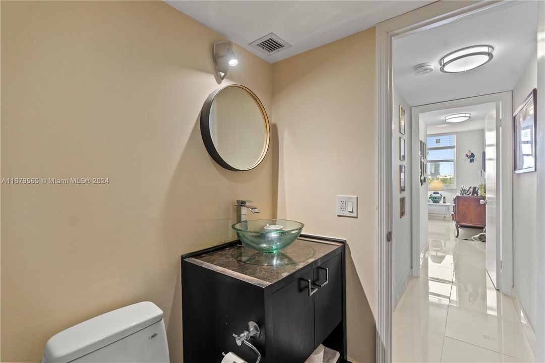 For Sale: $329,800 (2 beds, 2 baths, 1152 Square Feet)