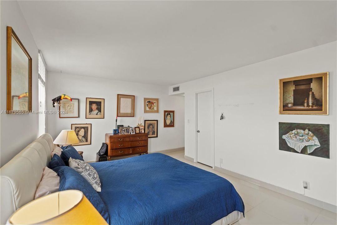 For Sale: $329,800 (2 beds, 2 baths, 1152 Square Feet)