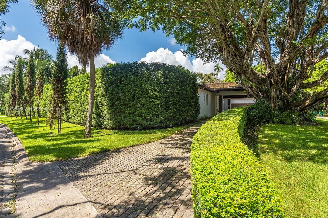 En Venta: $8,395,000 (5 camas, 5 baños, 4048 Pies cuadrados)