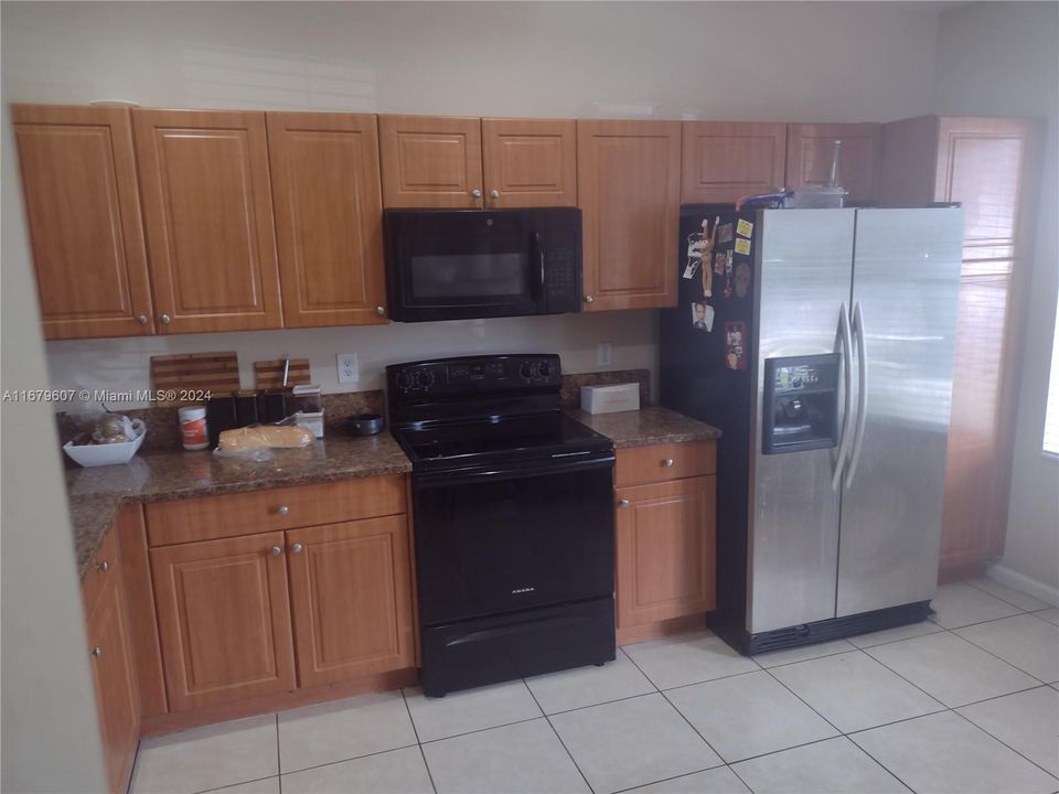 For Sale: $379,900 (3 beds, 2 baths, 1306 Square Feet)