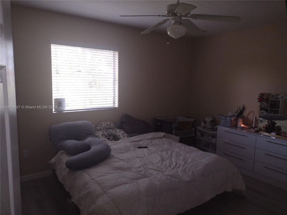 For Sale: $379,900 (3 beds, 2 baths, 1306 Square Feet)