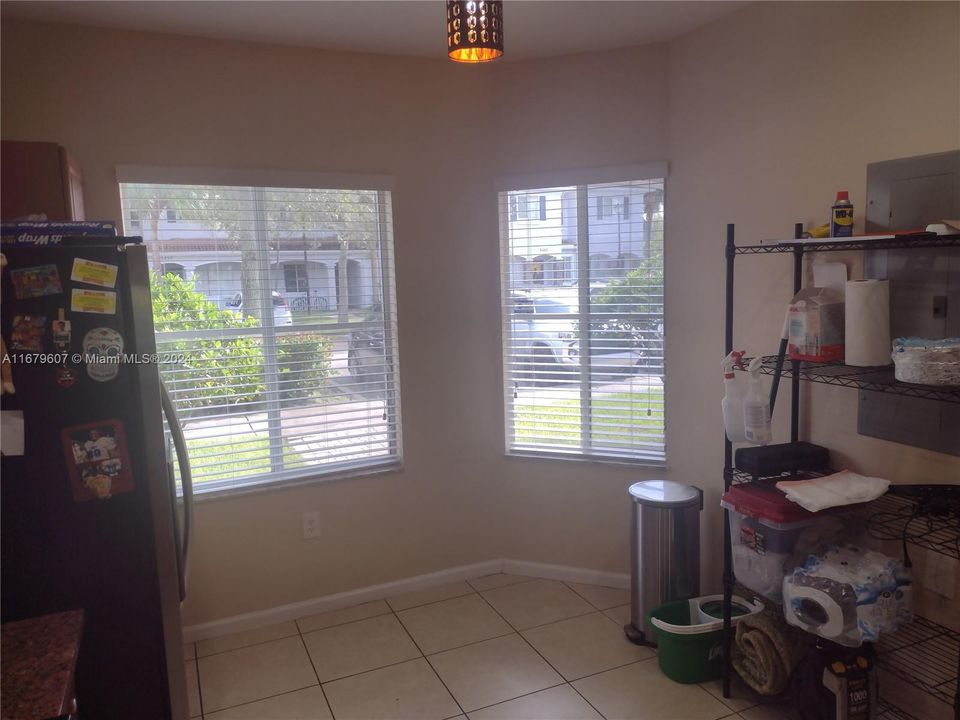 For Sale: $379,900 (3 beds, 2 baths, 1306 Square Feet)