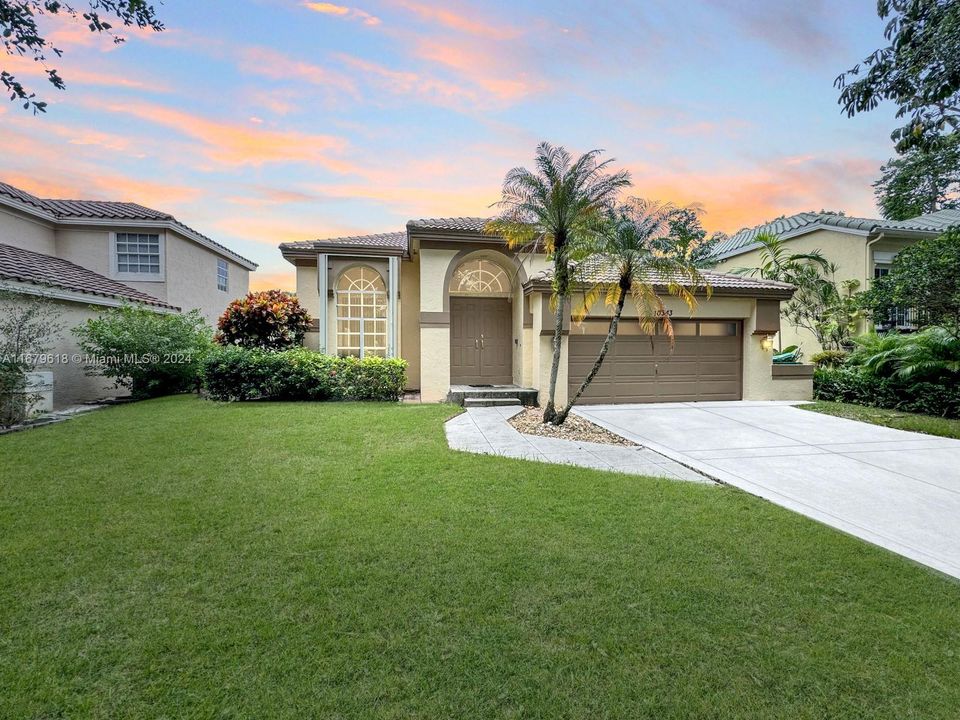 For Sale: $698,000 (3 beds, 2 baths, 1942 Square Feet)