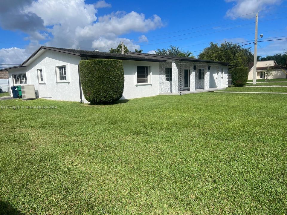 For Sale: $749,900 (3 beds, 2 baths, 2070 Square Feet)