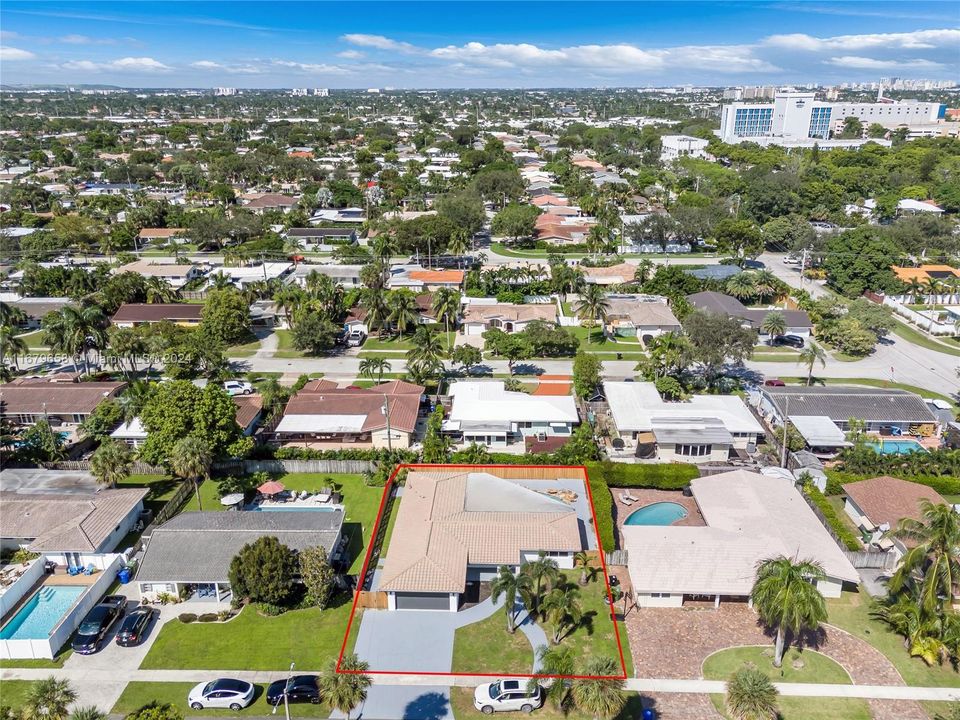 For Sale: $945,000 (3 beds, 2 baths, 1385 Square Feet)