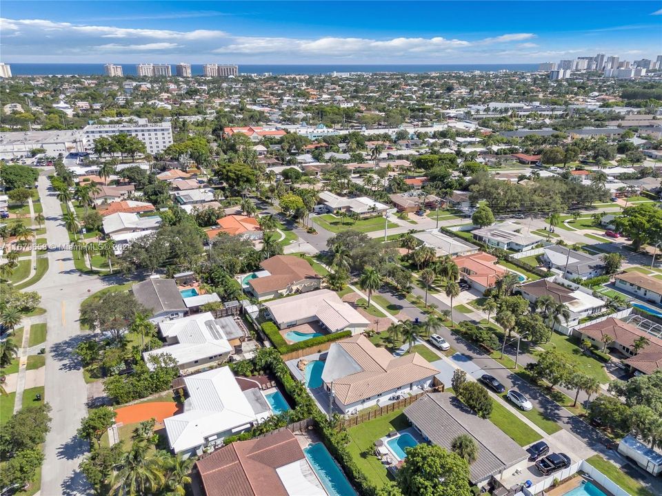 For Sale: $945,000 (3 beds, 2 baths, 1385 Square Feet)