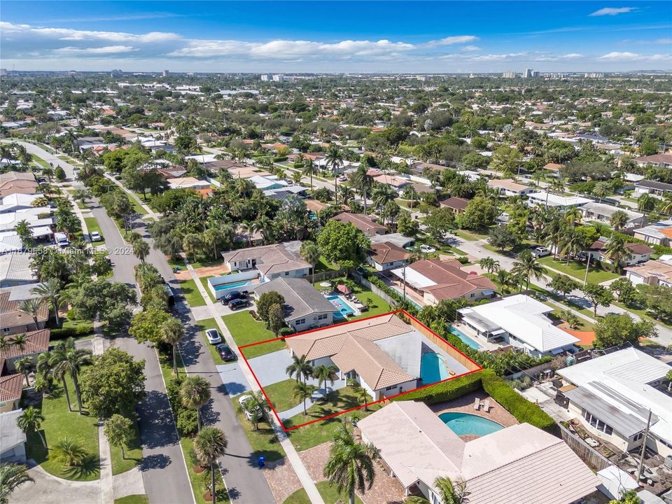 For Sale: $945,000 (3 beds, 2 baths, 1385 Square Feet)