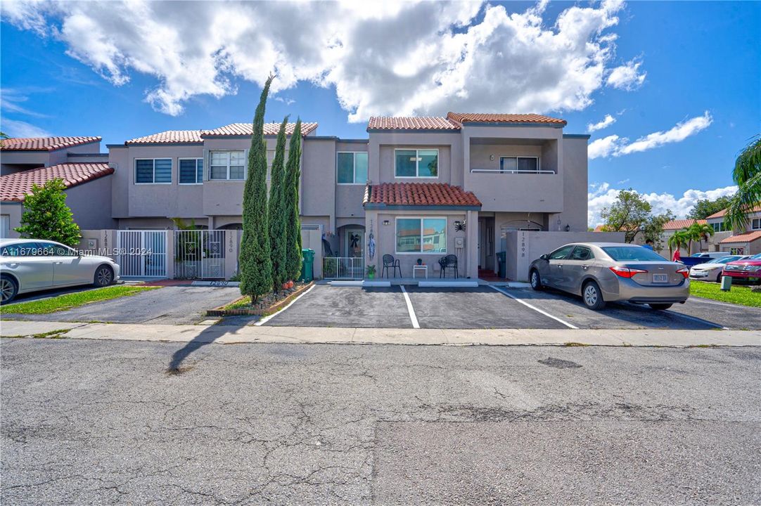 For Sale: $440,000 (2 beds, 2 baths, 1199 Square Feet)