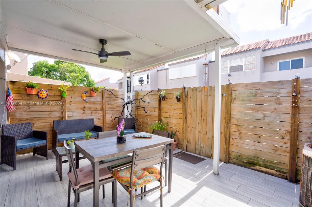 For Sale: $440,000 (2 beds, 2 baths, 1199 Square Feet)