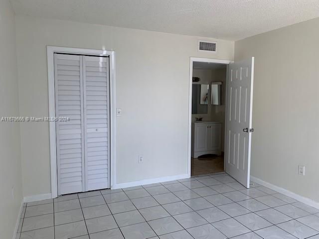 For Sale: $220,000 (1 beds, 1 baths, 708 Square Feet)