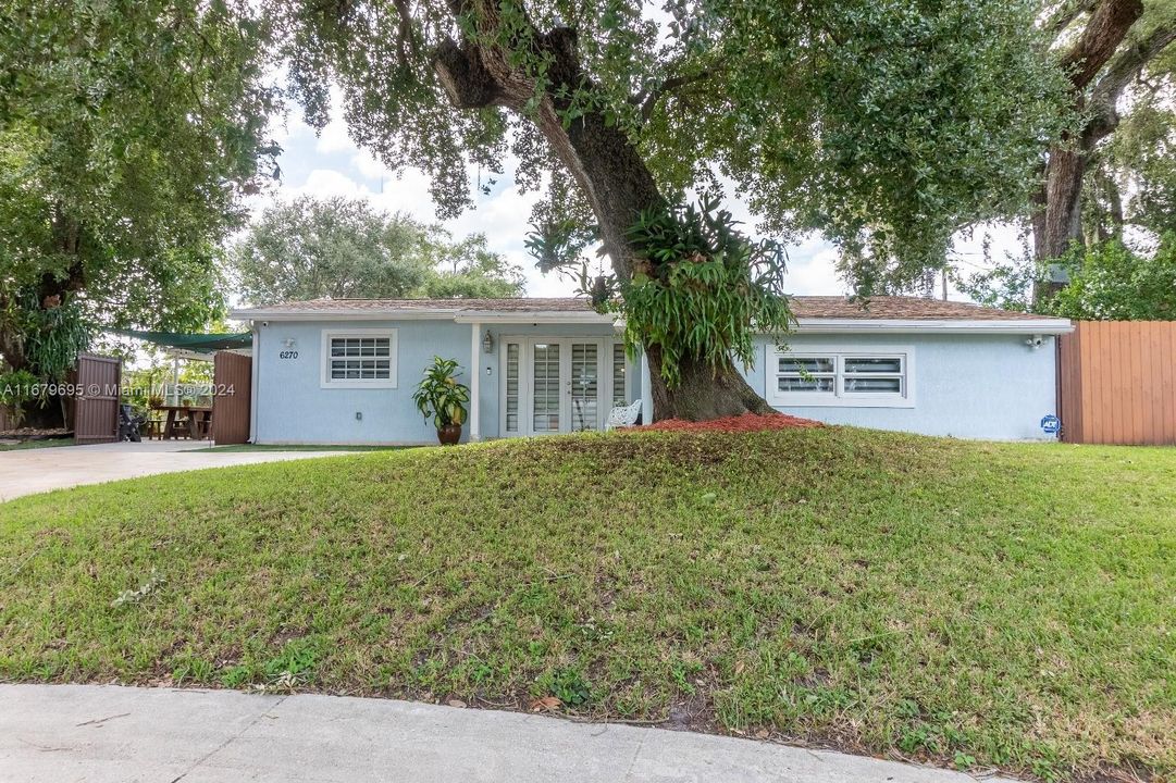 For Sale: $640,000 (3 beds, 2 baths, 1365 Square Feet)