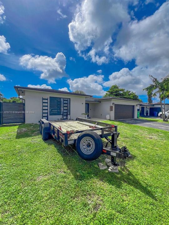 For Sale: $689,999 (3 beds, 2 baths, 1580 Square Feet)