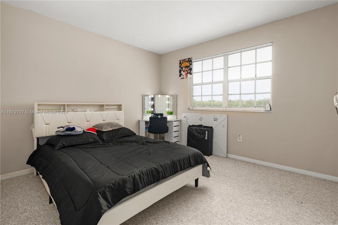 For Sale: $389,000 (3 beds, 2 baths, 1330 Square Feet)