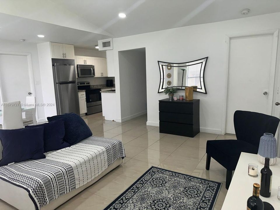 En Venta: $315,000 (2 camas, 2 baños, 979 Pies cuadrados)