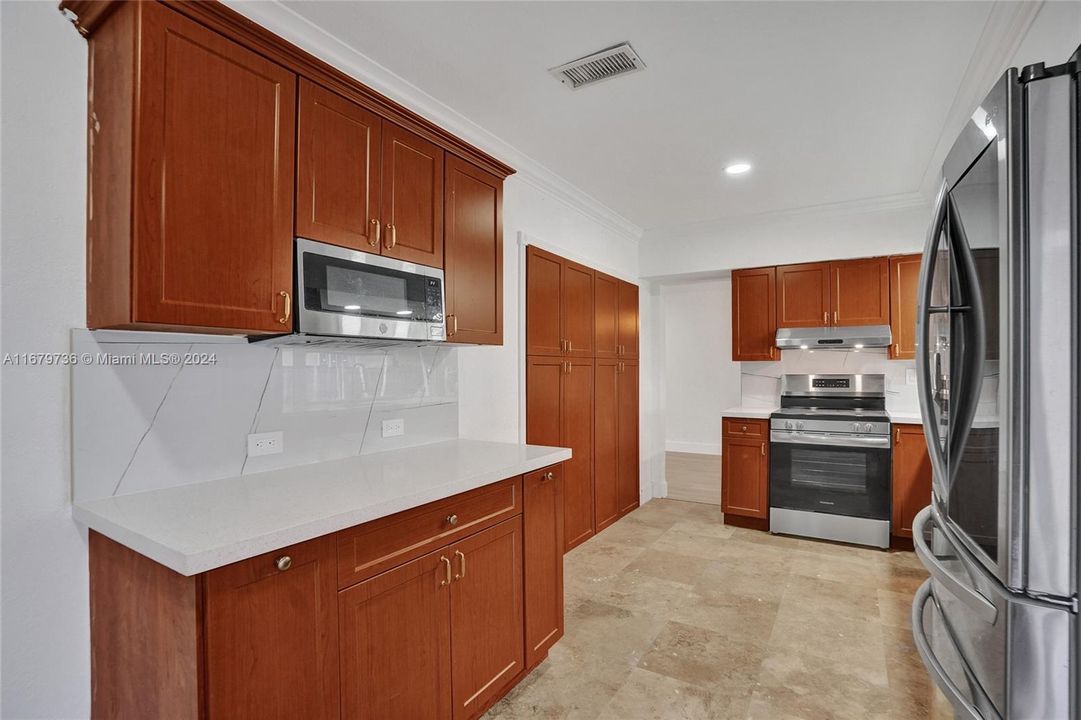 For Sale: $434,900 (2 beds, 1 baths, 1079 Square Feet)