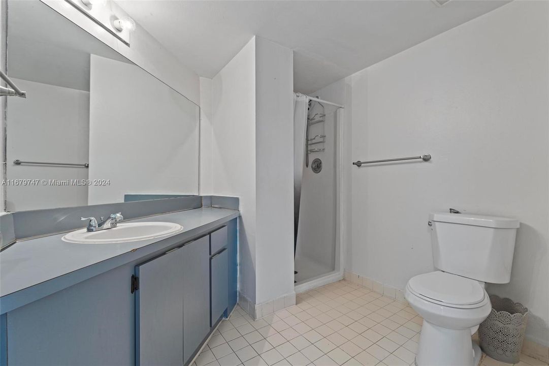 For Sale: $249,500 (2 beds, 2 baths, 939 Square Feet)